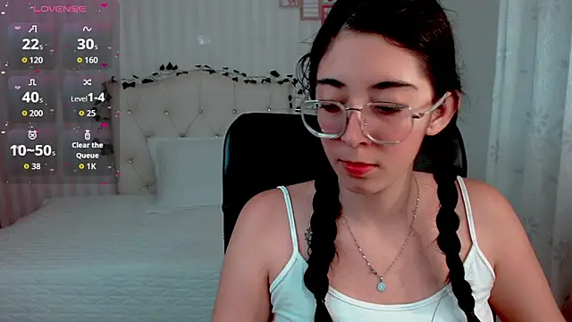 Snapshot of emmalove_doll chatting on 18, 3, 2026 emmalove doll online show from 18, 3, 2026