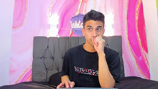 Snapshot of Hot_Boys_69 chatting on 14, 1, 2026 Hot Boys 69 online show from 14, 1, 2026