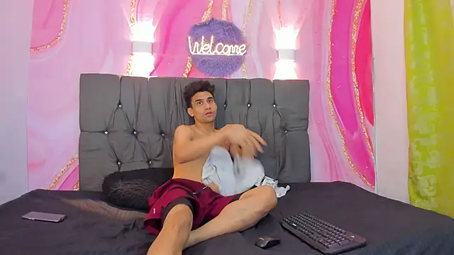 Snapshot of Hot_Boys_69 chatting on 1, 2, 2026 Hot Boys 69 online show from 1, 2, 2026