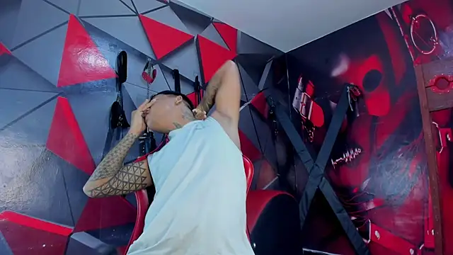 Snapshot of Hot_Boys_69 chatting on 5, 2, 2026 Hot Boys 69 online show from 5, 2, 2026