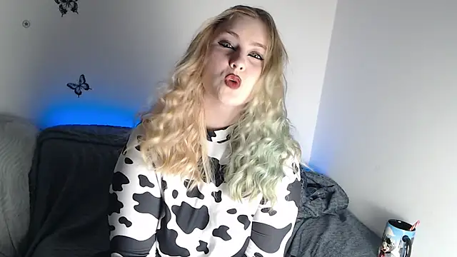 RebeFucksonn online show from 26, 4, 2026