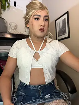 Snapshot of TaylorSweetI chatting on 7, 8, 2026 TaylorSweetI online show from 7, 8, 2026