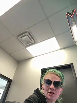 bluntbeautyxo online show from 31, 3, 2026