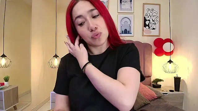 Celestee15  online show from 9, 3, 2026