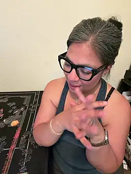 BettyWhispers online show from 8, 5, 2026