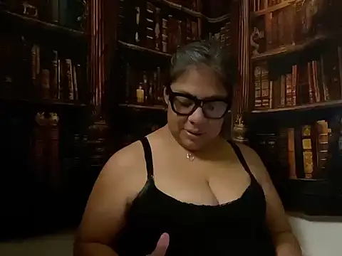 Snapshot of BettyWhispers chatting on 3, 7, 2026 BettyWhispers online show from 3, 7, 2026