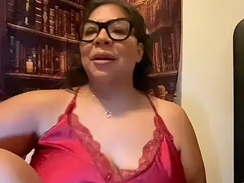 Snapshot of BettyWhispers chatting on 5, 7, 2026 BettyWhispers online show from 5, 7, 2026