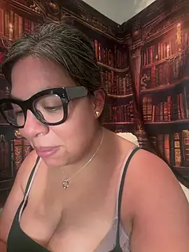 Snapshot of BettyWhispers chatting on 9, 8, 2026 BettyWhispers online show from 9, 8, 2026