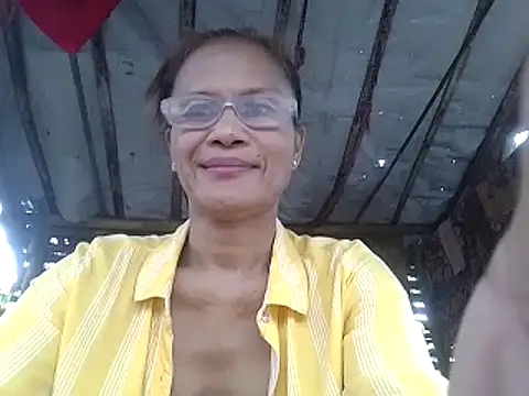 Snapshot of Petite_elise chatting on 15, 1, 2026 Petite elise online show from 15, 1, 2026