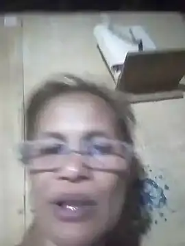 Snapshot of Petite_elise chatting on 17, 1, 2026 Petite elise online show from 17, 1, 2026