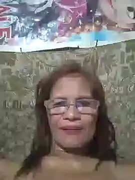 Snapshot of Petite_elise chatting on 18, 1, 2026 Petite elise online show from 18, 1, 2026