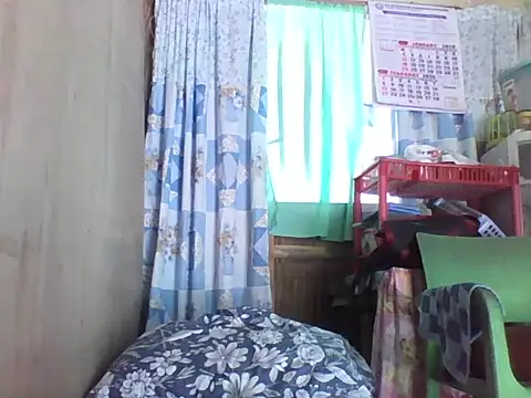 Snapshot of Petite_elise chatting on 14, 3, 2026 Petite elise online show from 14, 3, 2026