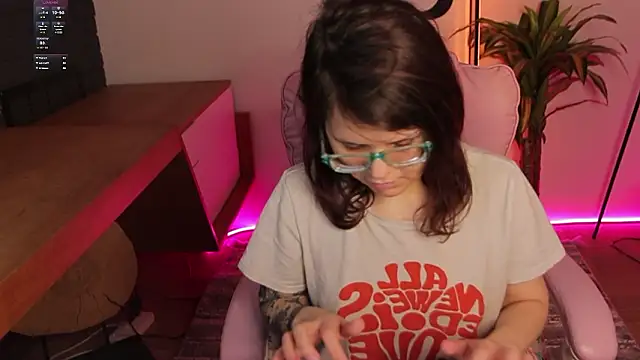 Snapshot of Ariell_Mini chatting on 18, 3, 2026 Ariell Mini online show from 18, 3, 2026