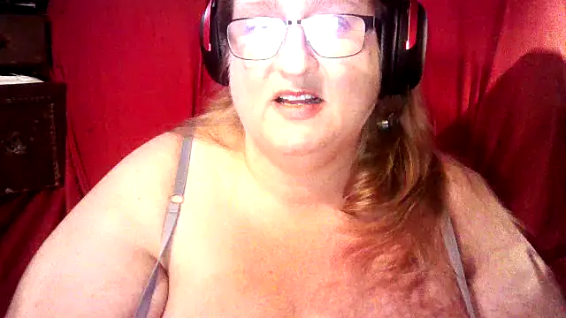 Snapshot of jade-belle chatting on 18, 12, 2025 jade-belle online show from 18, 12, 2025