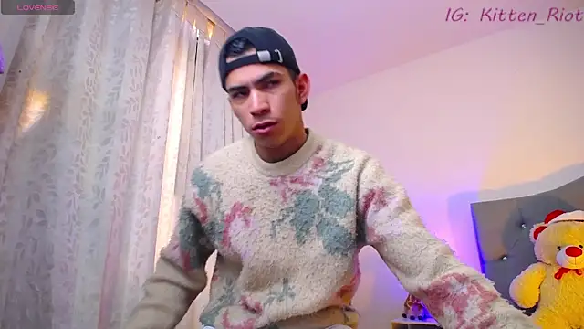 Snapshot of TOMBOYSEXX chatting on 19, 12, 2025 TOMBOYSEXX online show from 19, 12, 2025