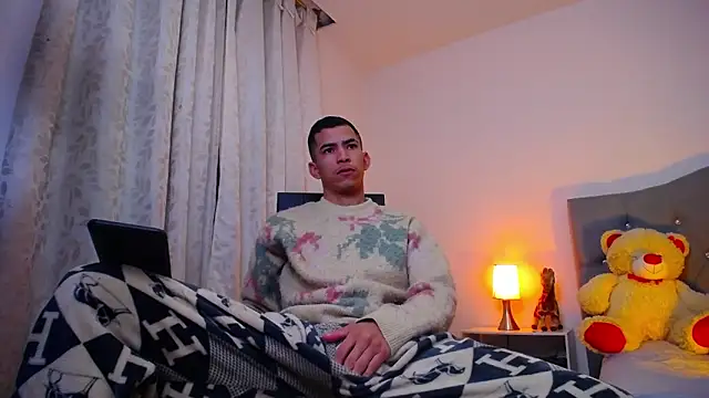 Snapshot of TOMBOYSEXX chatting on 6, 1, 2026 TOMBOYSEXX online show from 6, 1, 2026