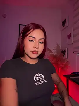 Snapshot of Zarahs_Blare1 chatting on 18, 12, 2025 Zarahs Blare1 online show from 18, 12, 2025