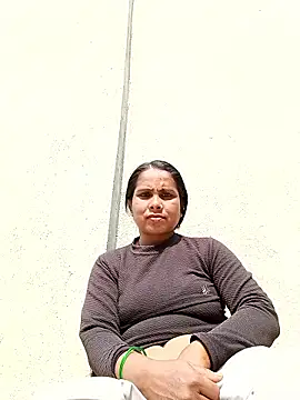 Snapshot of Shreya_pandit chatting on 18, 1, 2026 Shreya pandit online show from 18, 1, 2026