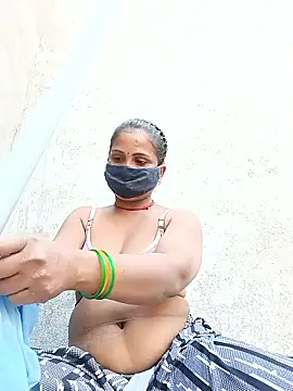 Snapshot of Shreya_pandit chatting on 10, 2, 2026 Shreya pandit online show from 10, 2, 2026