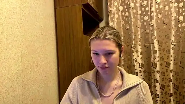 Snapshot of SkyeDavis chatting on 20, 12, 2025 SkyeDavis online show from 20, 12, 2025