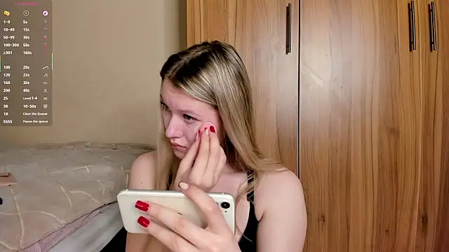 Snapshot of SkyeDavis chatting on 11, 3, 2026 SkyeDavis online show from 11, 3, 2026