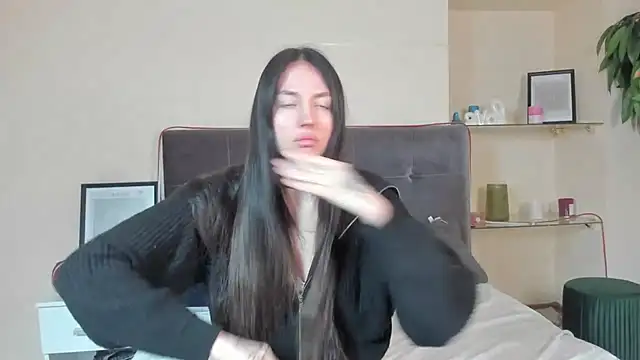 AdrianaCult online show from 5, 3, 2026