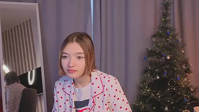 Snapshot of Leyla_crsh chatting on 17, 12, 2025 Leyla crsh online show from 17, 12, 2025