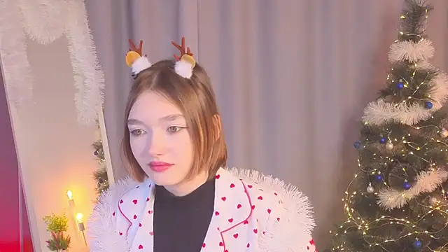 Snapshot of Leyla_crsh chatting on 22, 12, 2025 Leyla crsh online show from 22, 12, 2025