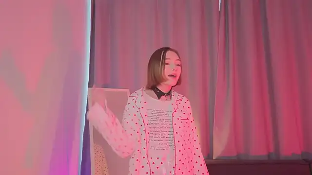 Snapshot of Leyla_crsh chatting on 14, 1, 2026 Leyla crsh online show from 14, 1, 2026