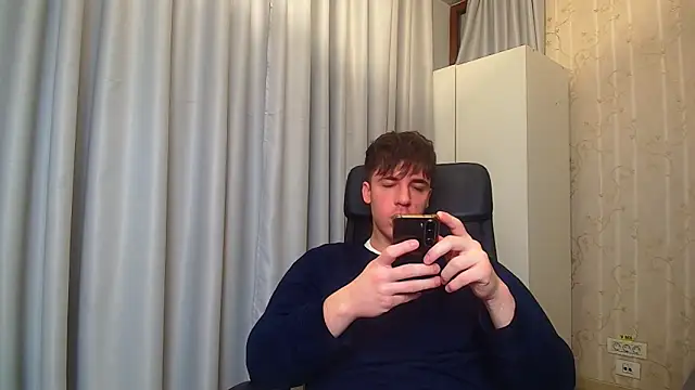 Snapshot of KellenWest chatting on 8, 1, 2026 KellenWest online show from 8, 1, 2026