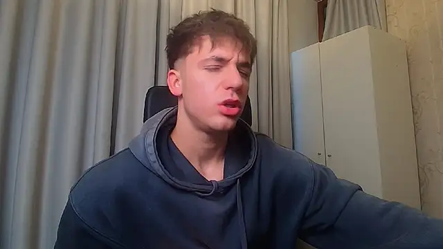 Snapshot of KellenWest chatting on 7, 3, 2026 KellenWest online show from 7, 3, 2026