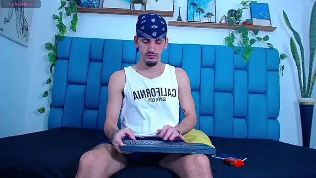 boy Dirty X online show from 17, 12, 2025