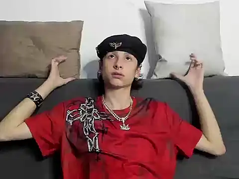 Snapshot of cirosky_elchicopolla chatting on 20, 12, 2025 cirosky elchicopolla online show from 20, 12, 2025