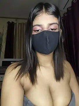 Snapshot of Zaayaa_2 chatting on 7, 7, 2026 Zaayaa 2 online show from 7, 7, 2026