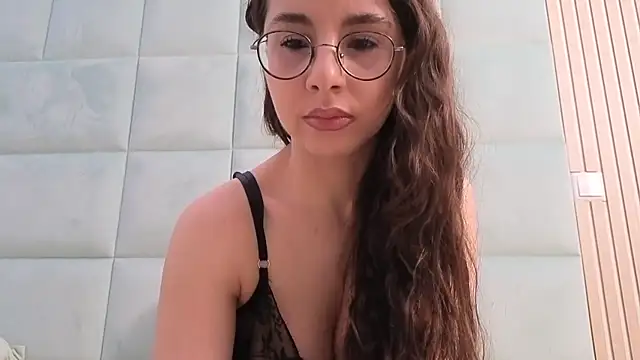 Snapshot of RosaDream chatting on 23, 2, 2026 RosaDream online show from 23, 2, 2026