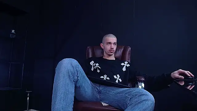 Snapshot of KaydenDrew chatting on 19, 12, 2025 KaydenDrew online show from 19, 12, 2025