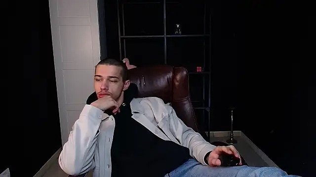 Snapshot of KaydenDrew chatting on 4, 2, 2026 KaydenDrew online show from 4, 2, 2026