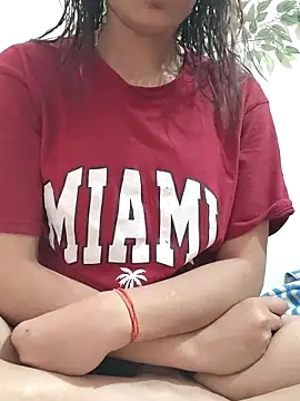 Snapshot of mayrakhan11 chatting on 17, 2, 2026 mayrakhan11 online show from 17, 2, 2026