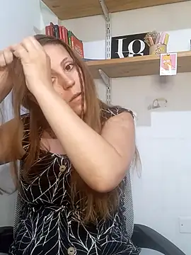 Snapshot of SofiEsteves chatting on 2, 2, 2026 SofiEsteves online show from 2, 2, 2026