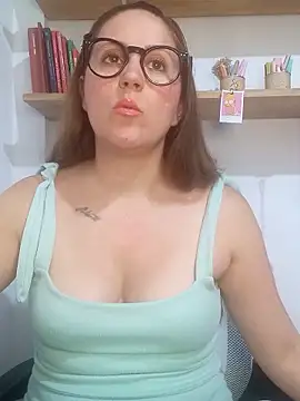 Snapshot of SofiEsteves chatting on 9, 2, 2026 SofiEsteves online show from 9, 2, 2026