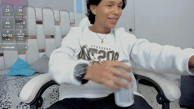 Snapshot of AndyKings_1 chatting on 19, 12, 2025 AndyKings 1 online show from 19, 12, 2025