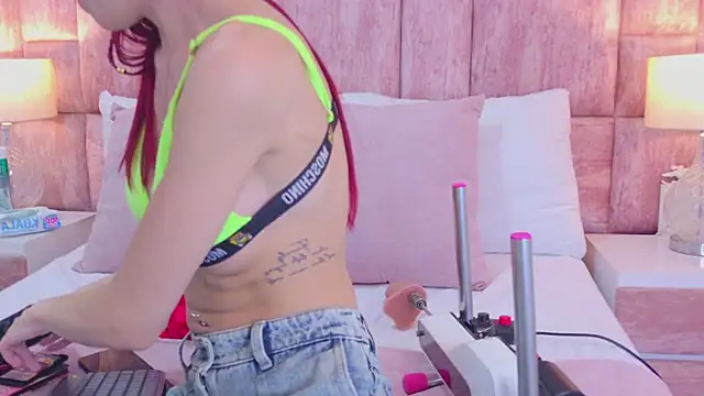 Snapshot of ScarlettFoox chatting on 13, 3, 2026 ScarlettFoox online show from 13, 3, 2026