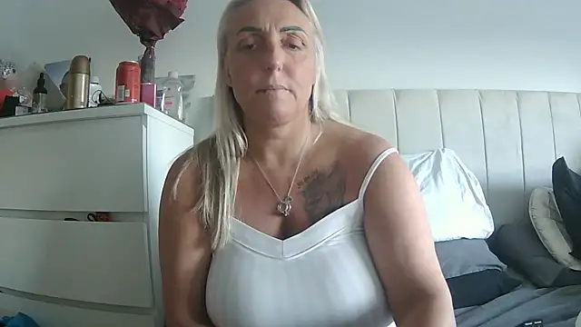 theblondecocklover online show from 28, 4, 2026