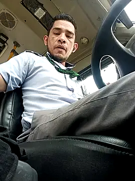 Snapshot of Gloryholeroom chatting on 1, 2, 2026 Gloryholeroom online show from 1, 2, 2026