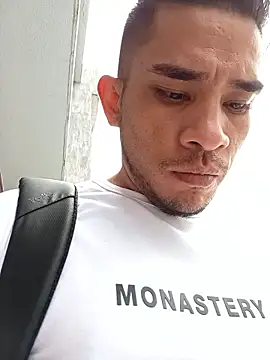 Snapshot of Gloryholeroom chatting on 6, 4, 2026 Gloryholeroom online show from 6, 4, 2026