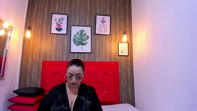 meggancurvy online show from 19, 2, 2026