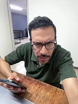 AdrianGarcia89 online show from 15, 4, 2026