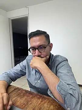 AdrianGarcia89 online show from 25, 4, 2026