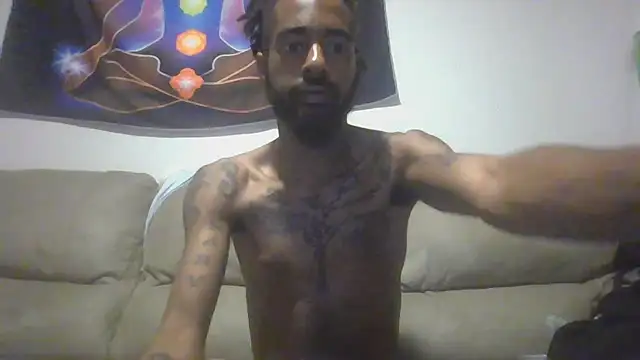 Snapshot of AverageAnt_ chatting on 17, 12, 2025 AverageAnt online show from 17, 12, 2025