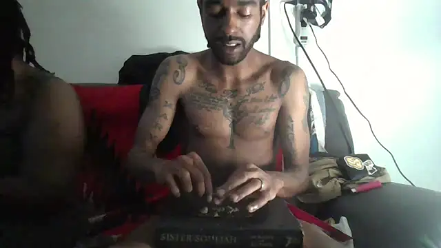 Snapshot of AverageAnt_ chatting on 7, 3, 2026 AverageAnt online show from 7, 3, 2026